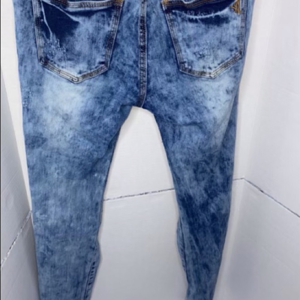 Ripped jeans